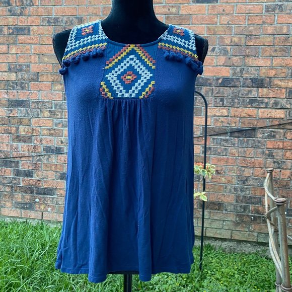 Hannah Embroidered Detail Summer Tank Size Medium - Picture 3 of 4